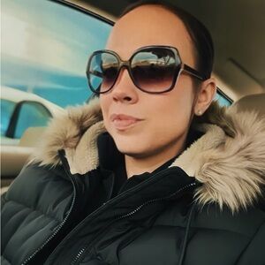 Meet your Posher, Cari